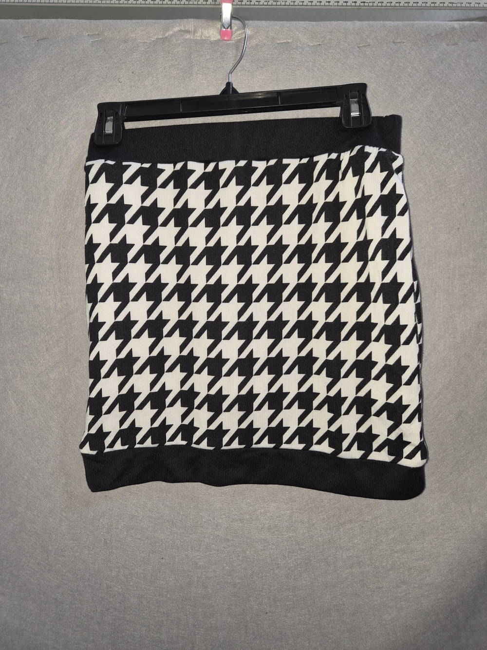 Beautees Black and White Houndstooth Mini Skirt